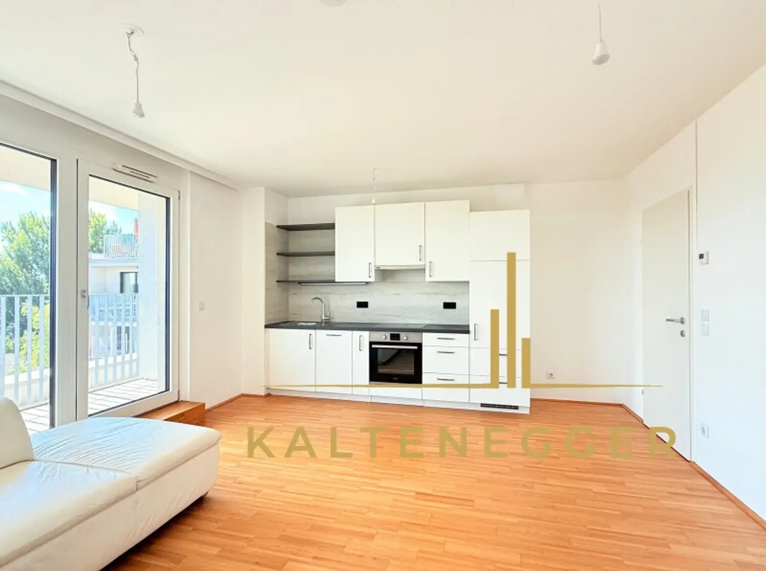 Perfekte Singlewohnung mit Terrasse im 3. Stock