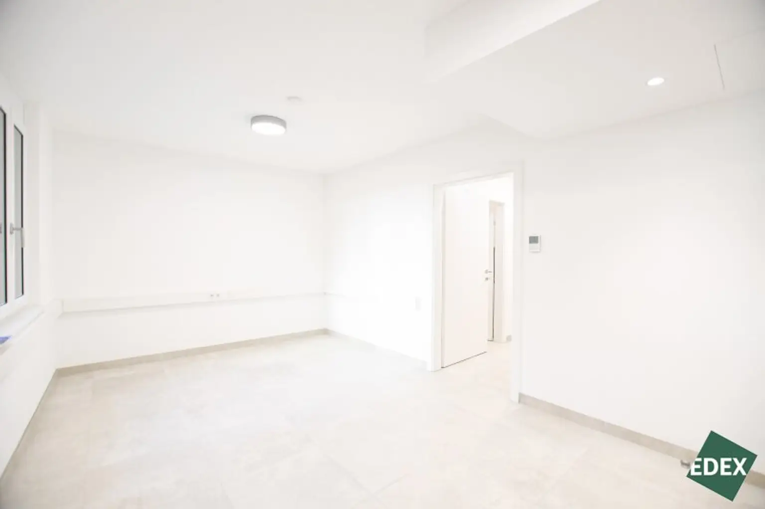 Top-Lage in Gersthof: Modernes 2-Zimmer-Büro mit Terrasse und Kühlung