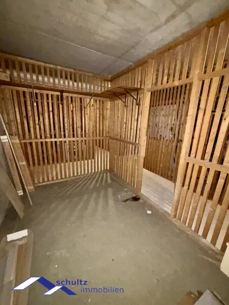 SCHULTZ IMMOBILIEN - Charmante 2-Zimmer-Wohnung in Baden! Ruhelage!  Balkon und Garage!