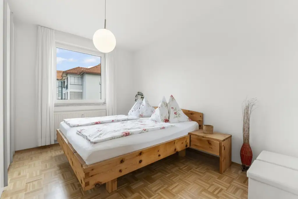 Ihr künftiger Wohntraum: Moderne, neu renovierte 3,5-Zimmer-Wohnung mit Loggia in ruhiger, zentraler Lage