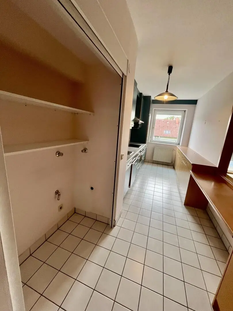 TOP LAGE GEIDORF: Barrierefreie 4 Zimmer Wohnung mit Balkon + Tiefgarage