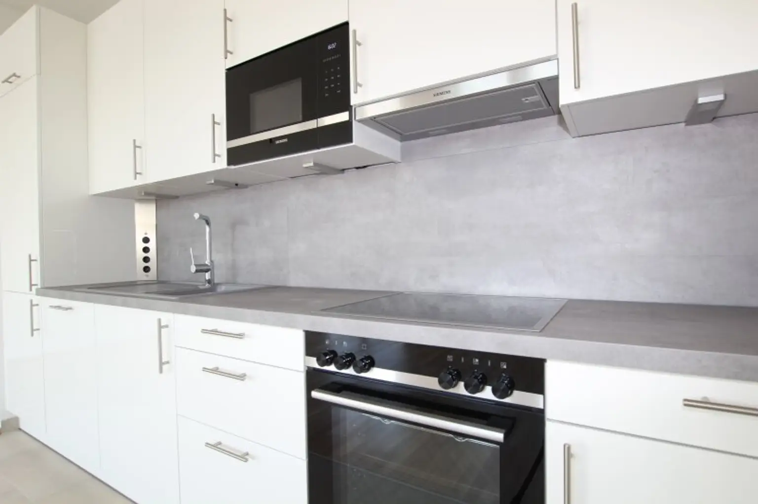 KÜHLUNG, EWE-KÜCHE, WALK-IN-DUSCHE, SCHÖNE TERRASSE, BAUJAHR 2021, GRÜNRUHELAGE KORNEUBURG ZENTRUM!!