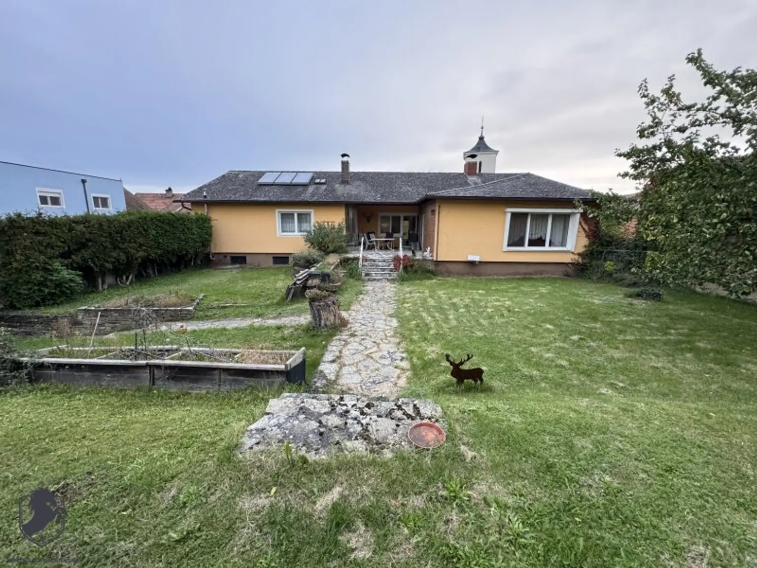 Einfamilienhaus mit Garten, Garage zu vermieten