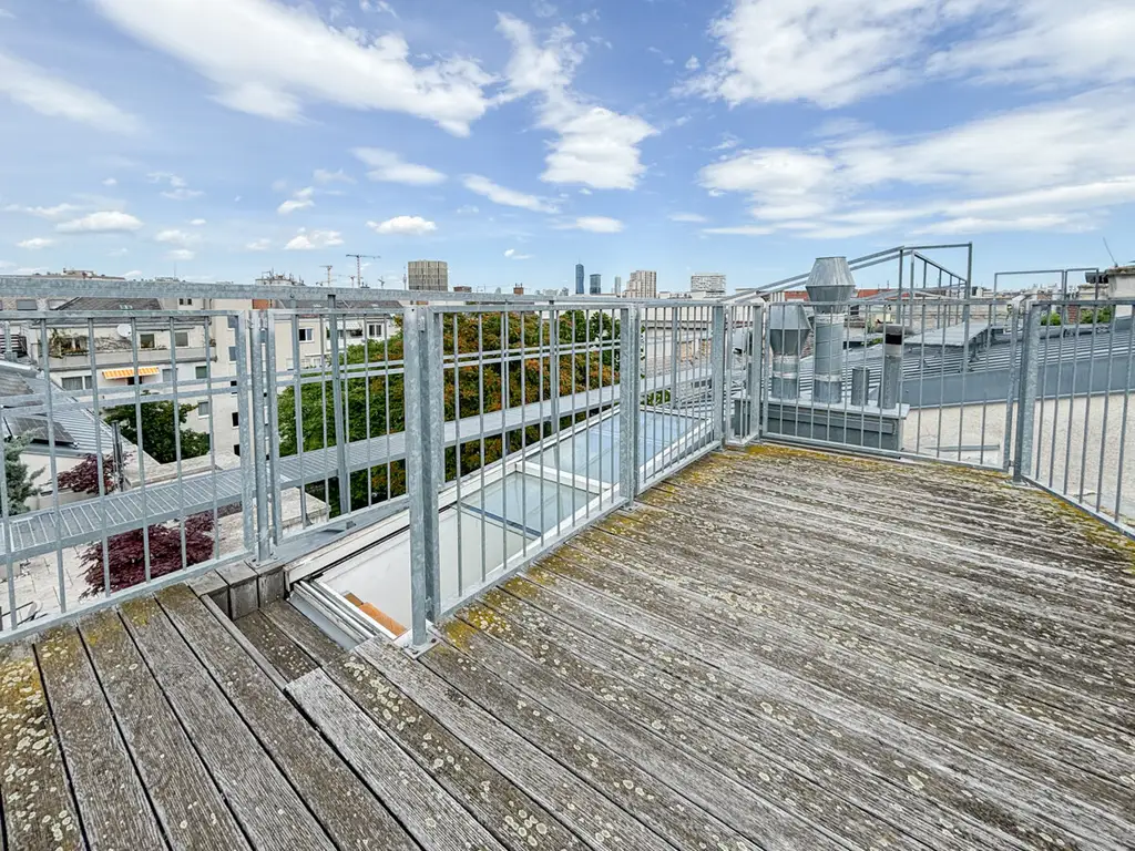 Außergewöhnliche Dachgeschoß-Maisonette in ehemaliger Dampfmaschinenfabrik Nähe Augarten