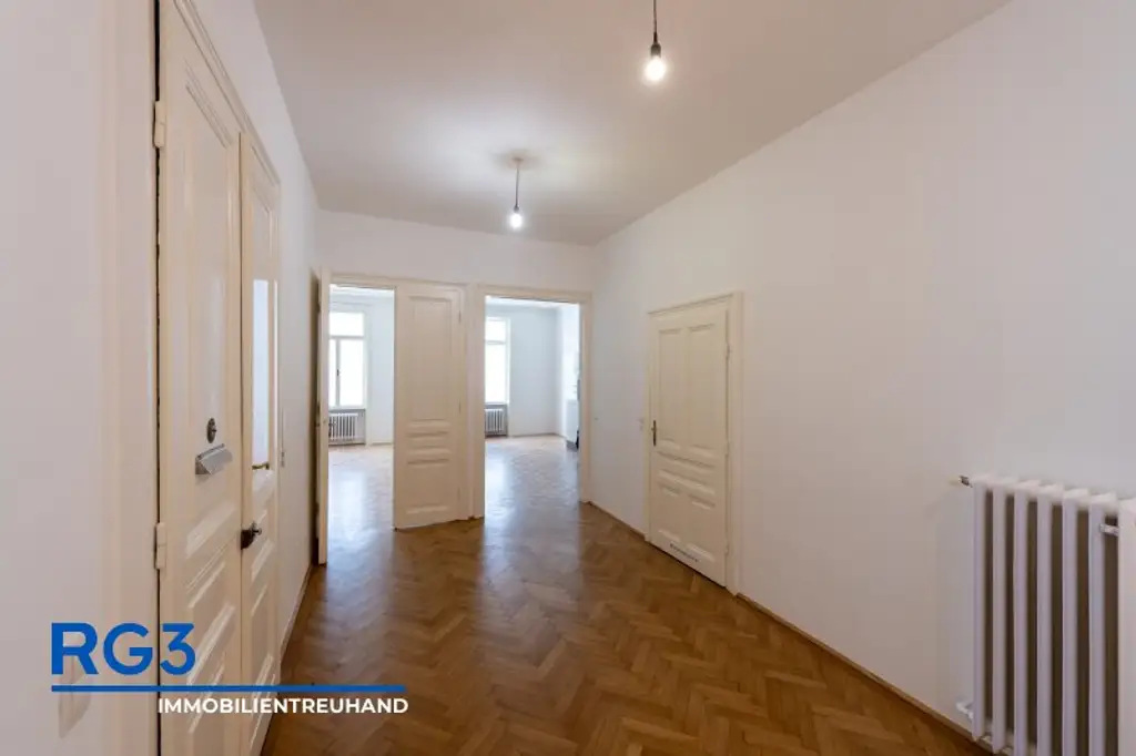 Repräsentative 5 Zimmer Wohnung mit Balkon