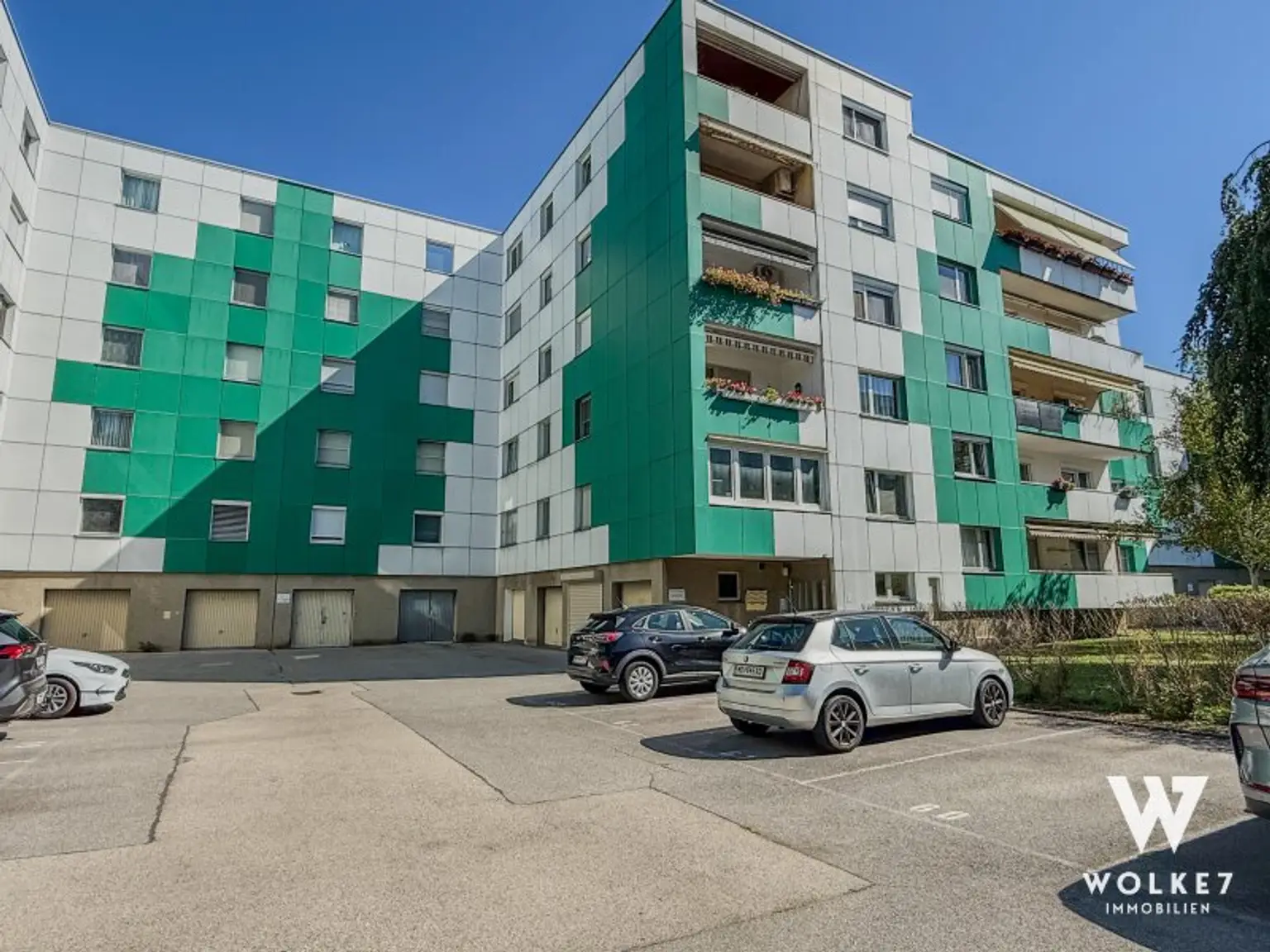 Wohnen mit Weitblick: Großzügige Ruheoase mit überdachtem Balkon und 5 Zimmer I Nähe HLW Biedermannsdorf und Jubiläumshalle Biedermannsdorf