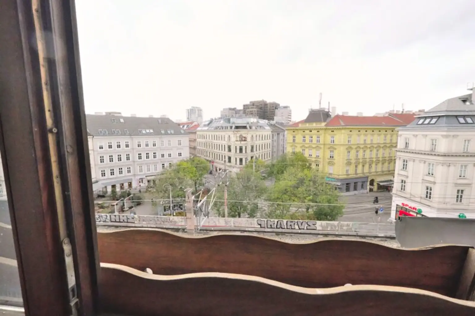 Nähe Innenstadt, Radetzkyplatz, UNBEFRISTETE Dachwohnung 3 Zimmer