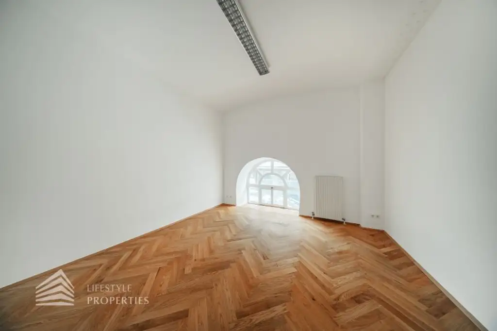 Geräumiges 5-Zimmer Altbau Büro in Toplage