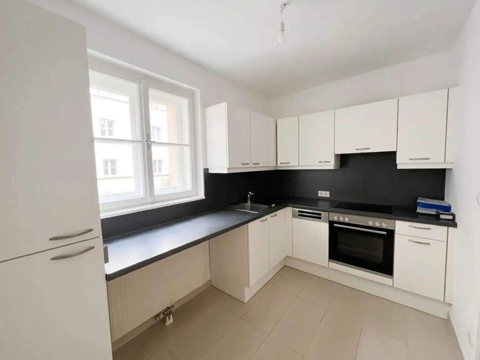 UNBEFRISTET: Moderne 2-Zimmer-Wohnung in Botschaftsviertel