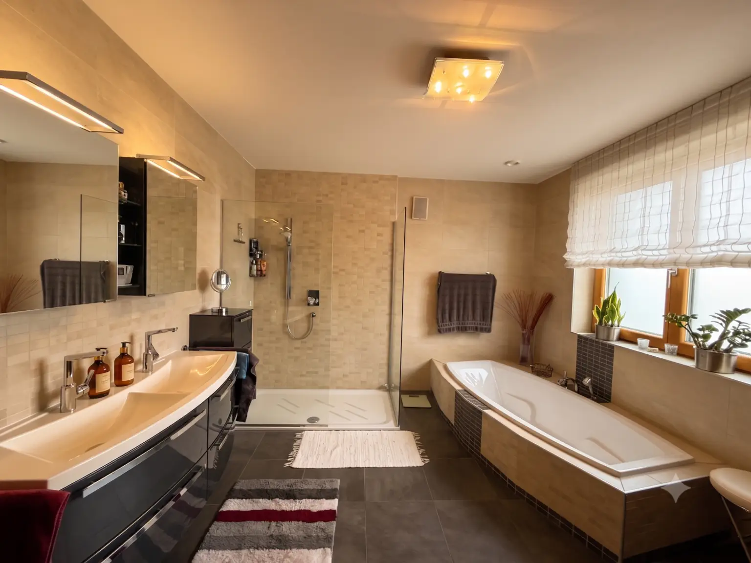 Das Master Badezimmer