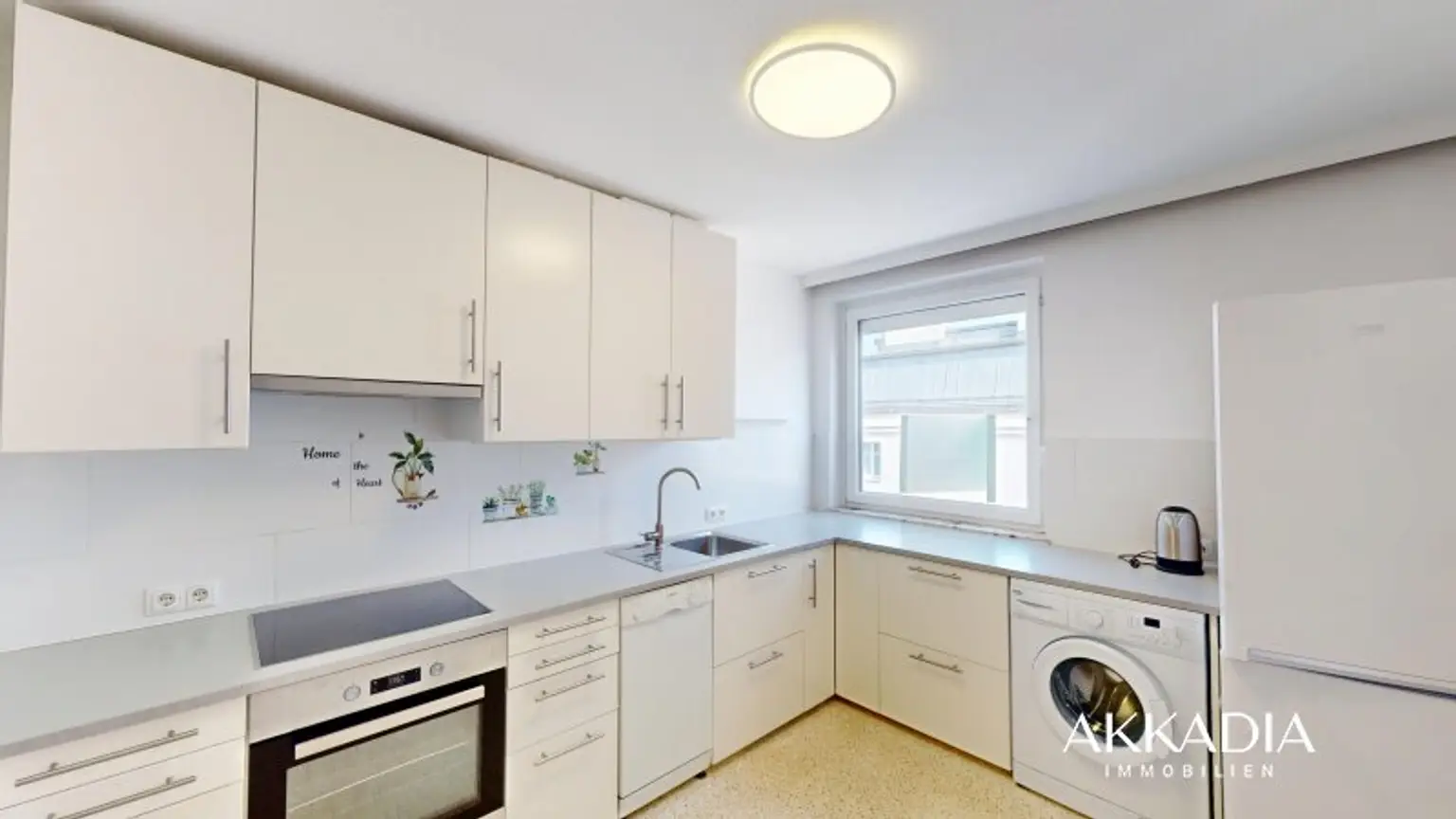 Gepflegte Neubauwohnung mit Loggia