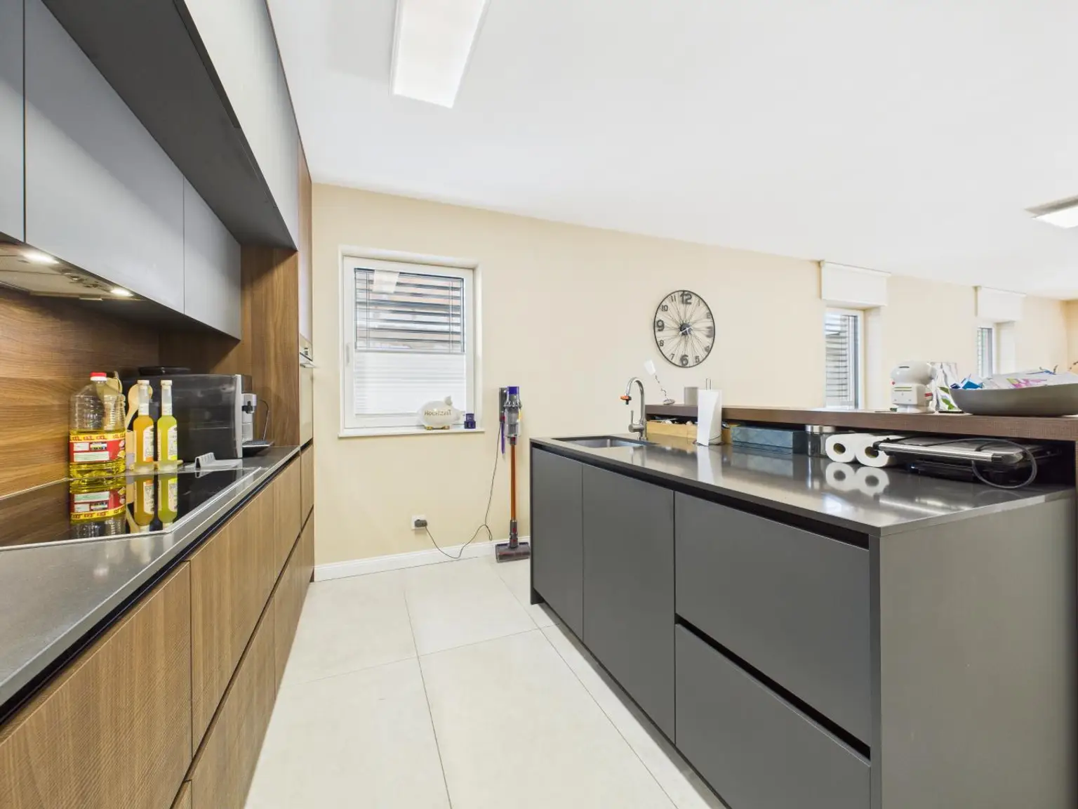 Exklusives Neubauhaus in Marchtrenk – stilvolles Wohnen mit modernster Technik & traumhaftem Garten samt Wellnessbereich