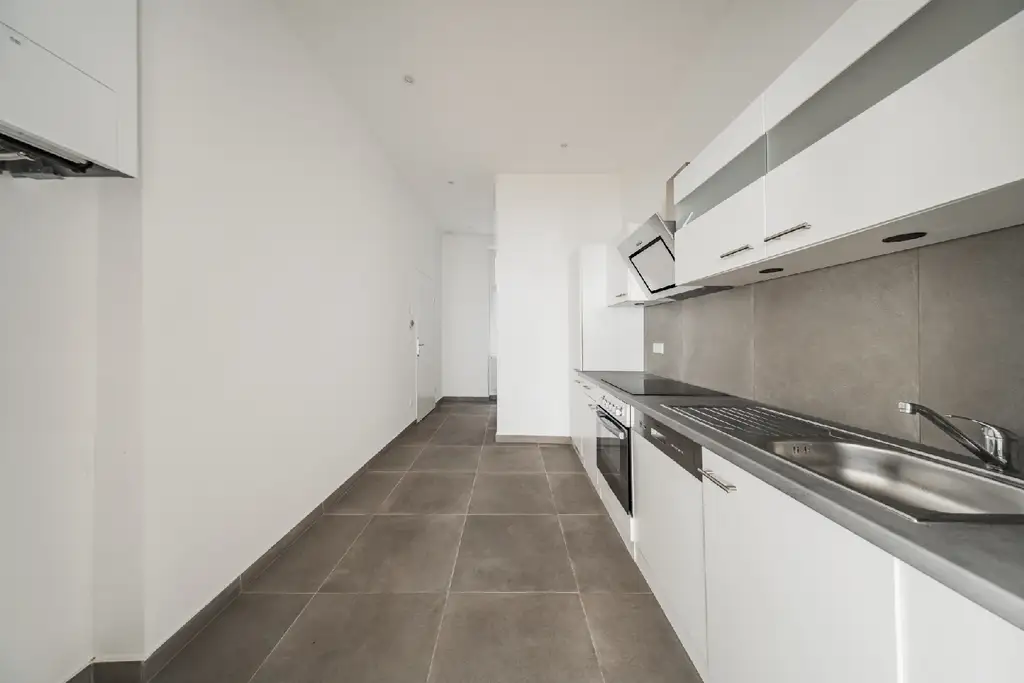 Helle, bezugsfertige 2-Zimmer-Wohnung mit moderner Küche und großem Bad!