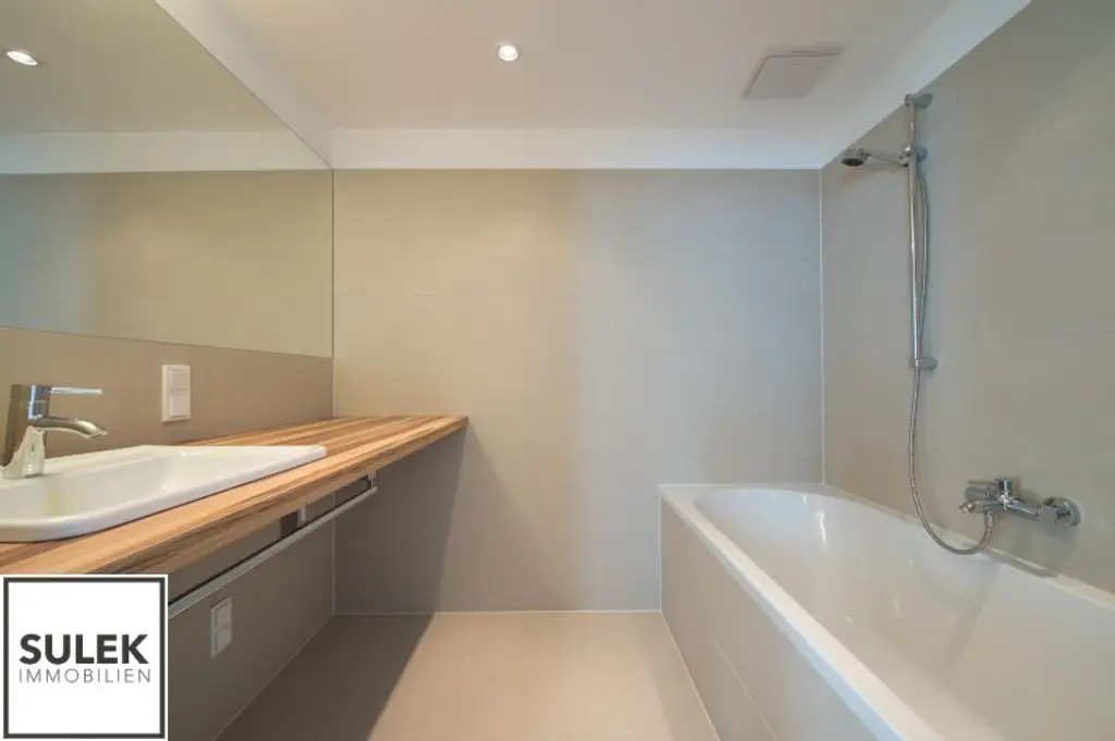 Gut aufgeteilte 2-Zimmer Neubauwohnung mit Loggia // nähe U4 & U6 // ab November verfügbar!