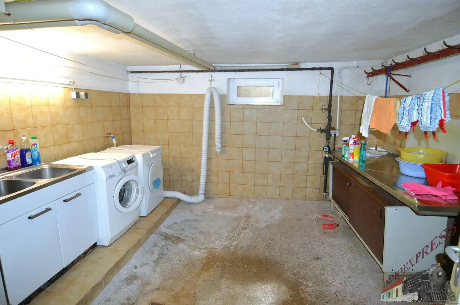 Ein-/ Zweifamilienhaus in ruhiger Aussichtslage
