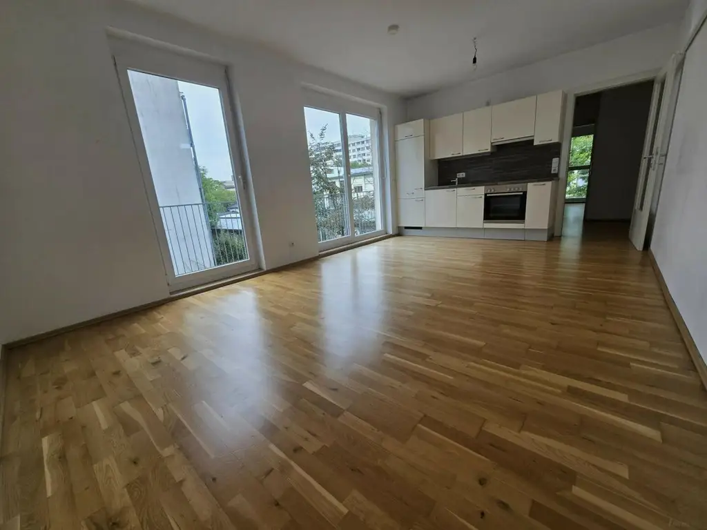 Schöne sonnige Zweizimmerwohnung mit Balkon und zugeordnetem PKW-Stellplatz!