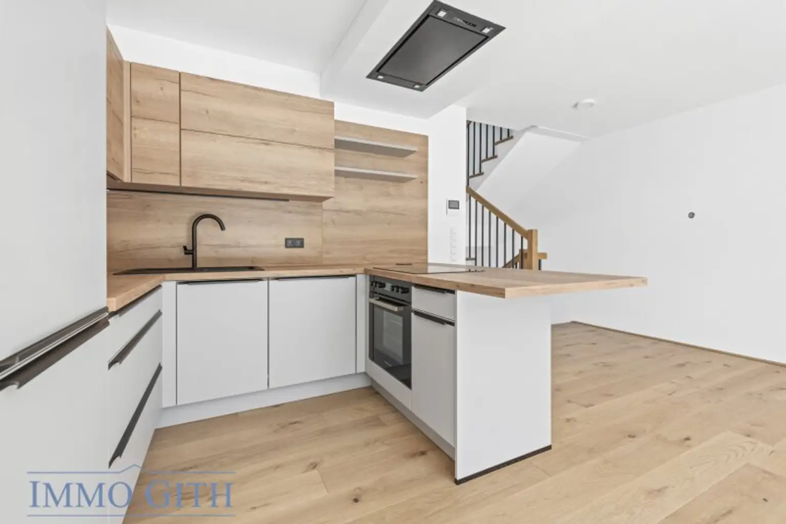 EXKLUSIVES TOWNHOUSE MIT GARTEN, PV-ANLAGE & DESIGNAUSSTATTUNG ZU KAUFEN – WIEN DIREKT VOR DER TÜR
