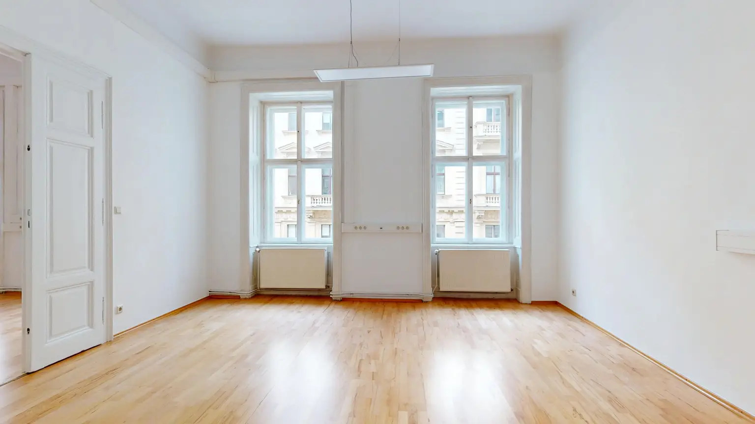 Elisabethstraße: Büroräumlichkeiten in repräsentativem  Altbau - EDV-Verkabelung - U2/U3-Anbindung - Burggarten Nähe