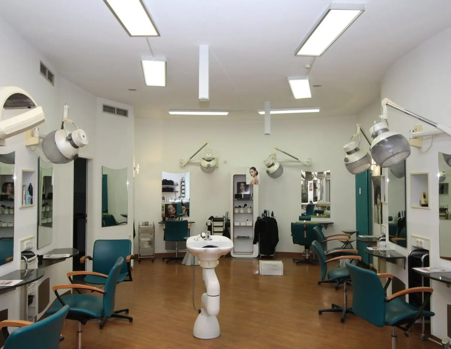 Geschäftslokal/Friseursalon in gut frequentierter Lage - Linz/Kleinmünchen