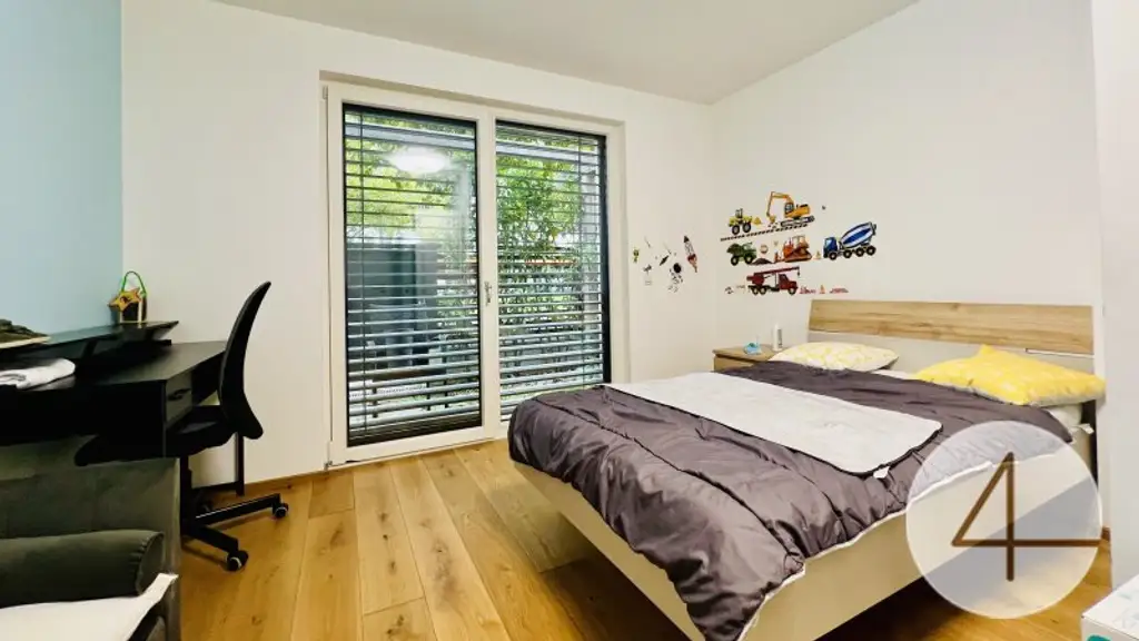 8Min zur U2 - 4-Zimmer Gartenwohnung - privater Eingang - sonnige Terrasse - Tiefgarage - ideale Infrastruktur