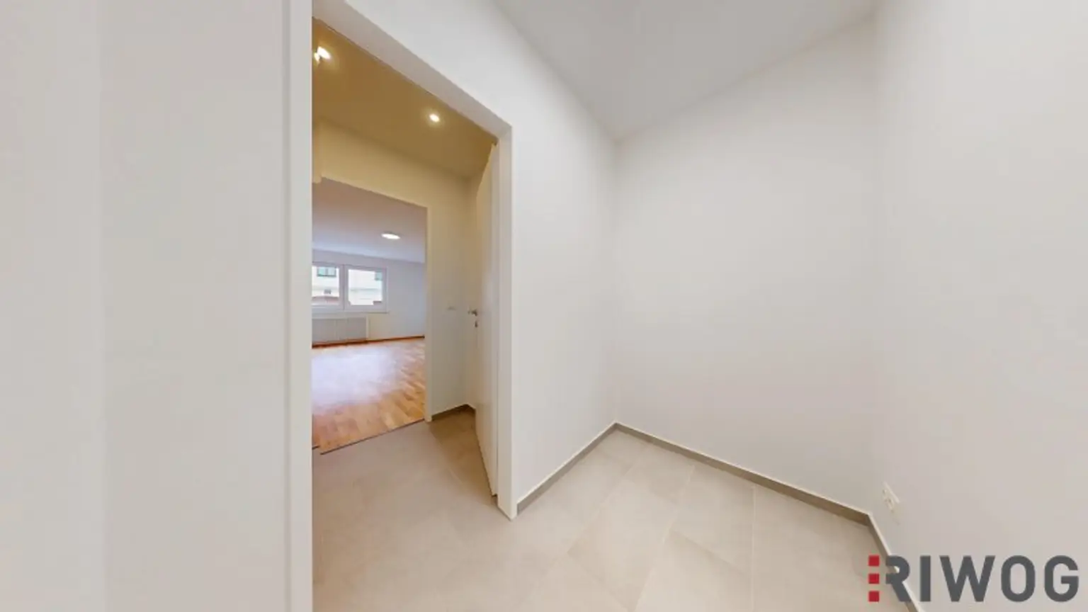 ERSTBEZUG nach Sanierung I 66m² in zentraler Innenstadtlage I Tischler Einbauküche inkl. Siemensgeräte im Preis inbegriffen