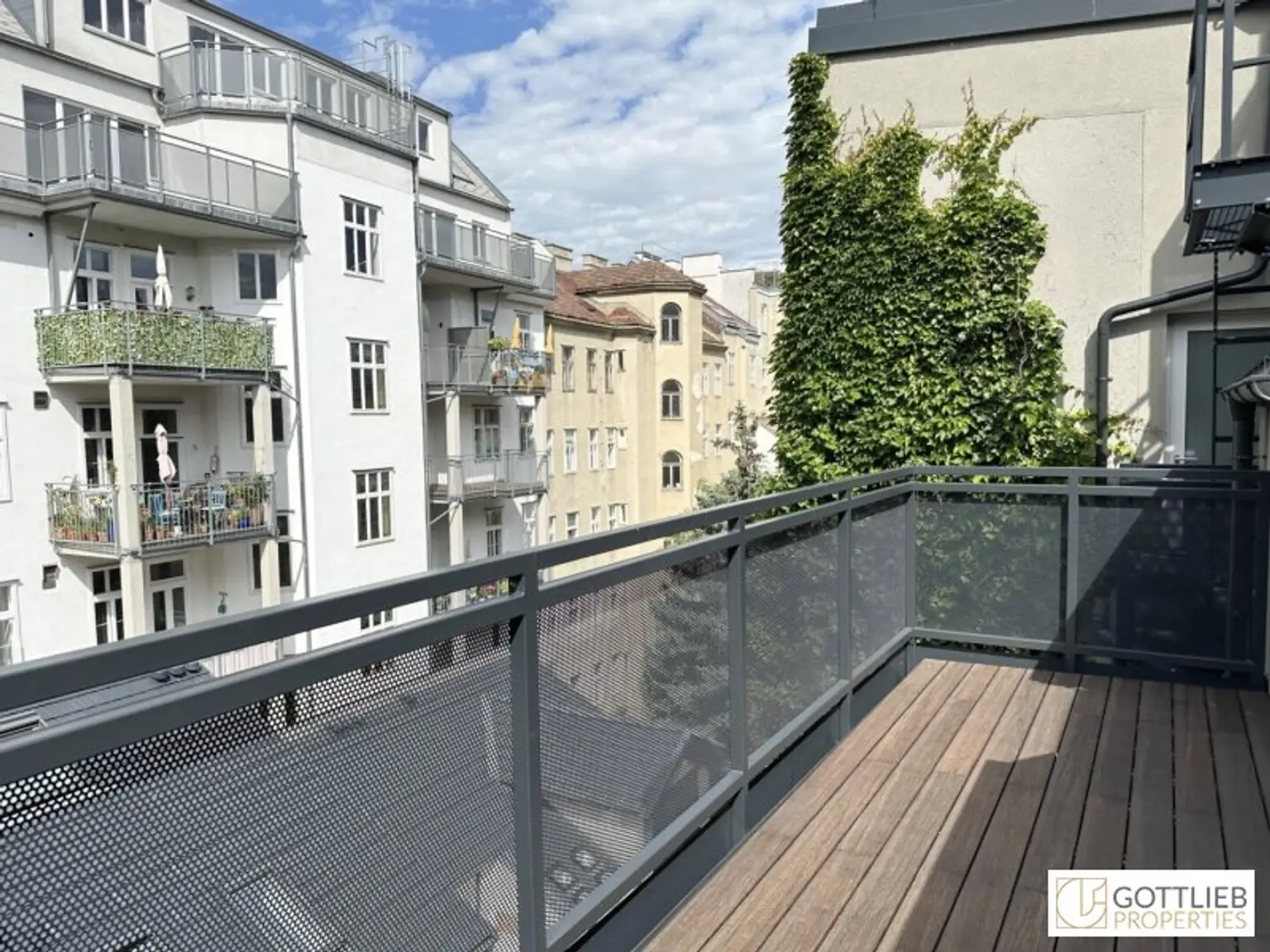 PROVISIONSFREI nahe Belvedere! Luxuriöse 6-Zimmer-Erstbezug-Dachterrassen-Wohnung mit Outdoor-Pool in historischem Gebäude