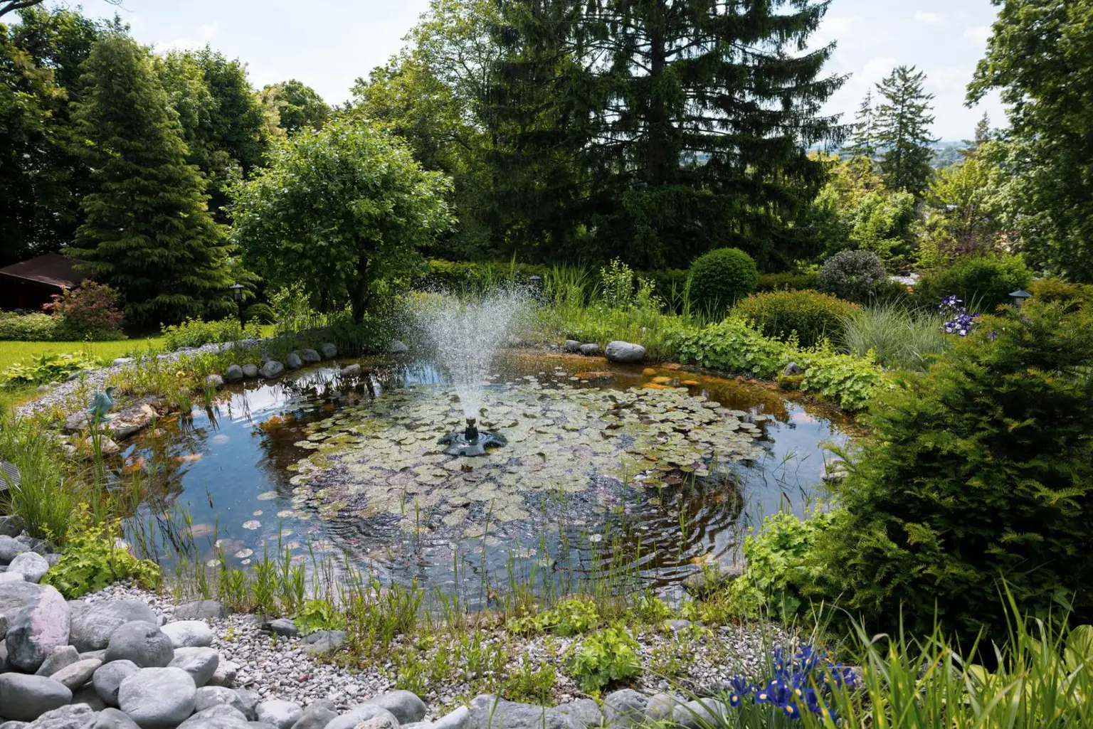 Luxuriöse Villa mit Panoramablick, Swimmingpool und großem Garten in Baden bei Wien