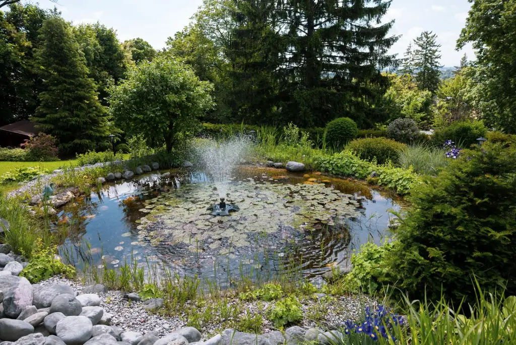 Luxuriöse Villa mit Panoramablick, Swimmingpool und großem Garten in Baden bei Wien