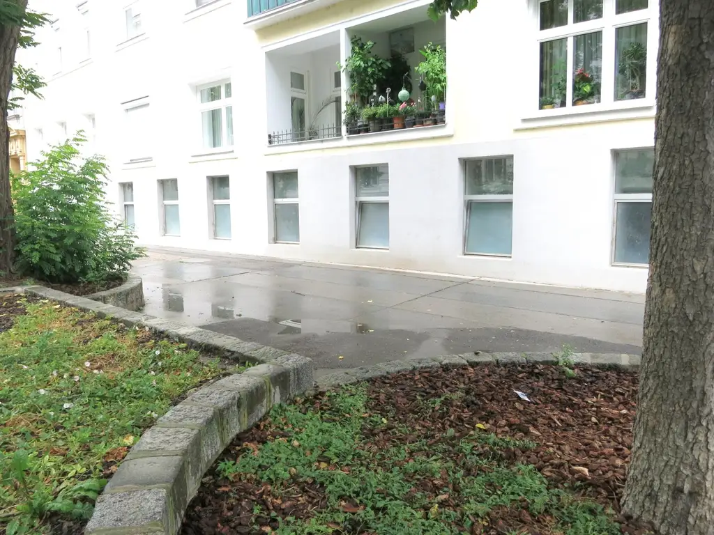 Sportstätte, Büro, Clubraum od. Lager  -  Renovierungsbedarf !