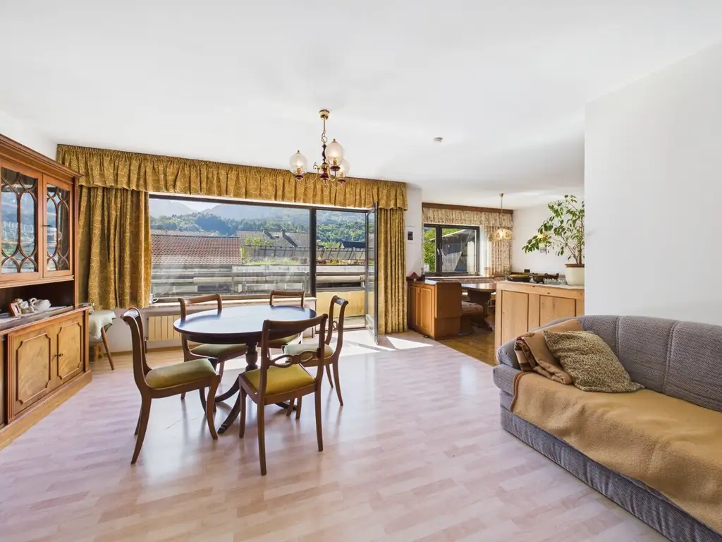 Energieautarkes Leben im Rosental – Bauland, Wohnhaus, Nebengebäude, Hackschnitzelheizung, Fernwärme