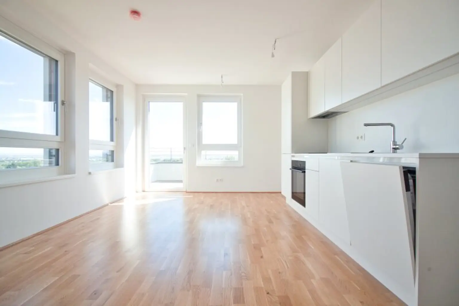 Neubau mit Style – 4-Zimmer-Wohnung mit Terrasse, Balkon & WG-Potenzial