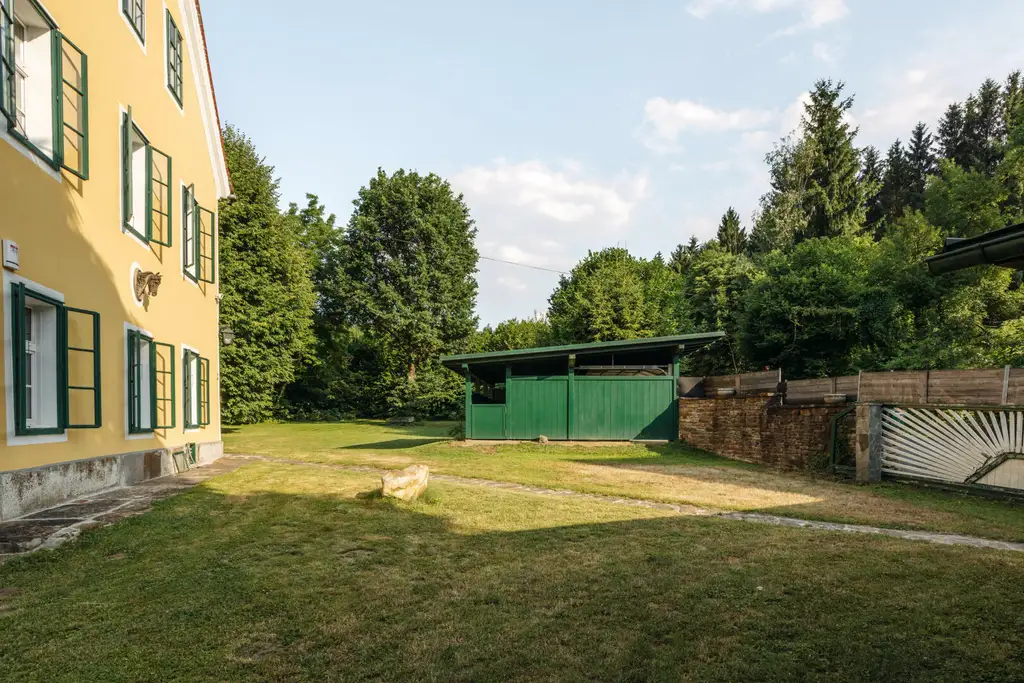 Historisches Herrenhaus mit vielfältigem Potenzial - nur 30 Minuten von Graz