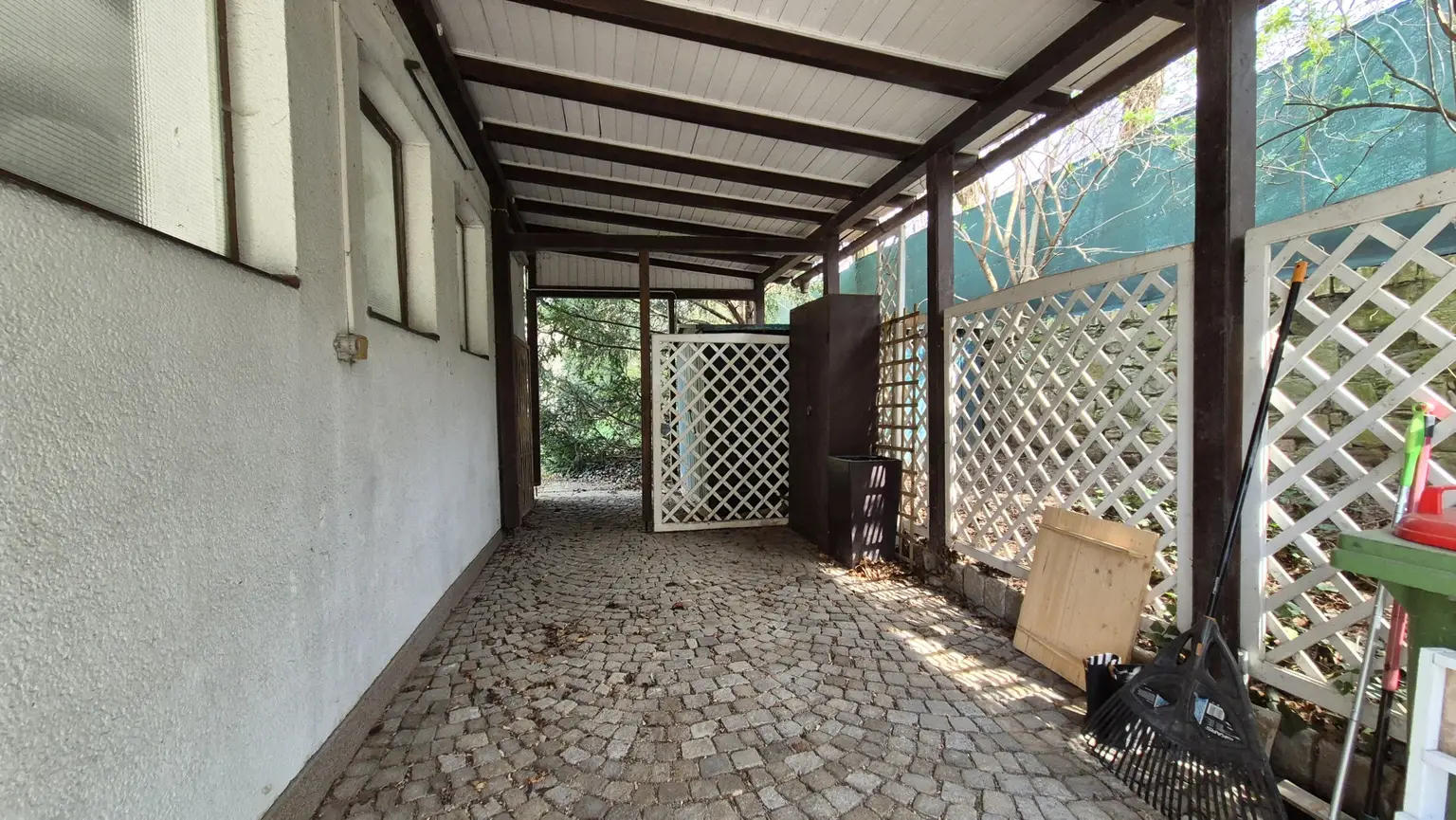 Carport