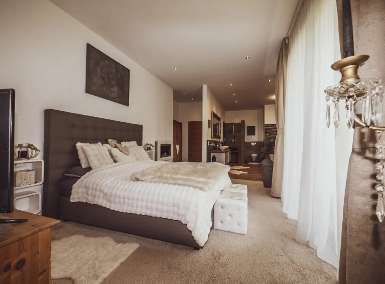 Luxuriöser Bungalow in absoluter Ruhelage am Waldrand als idealer Alterssitz