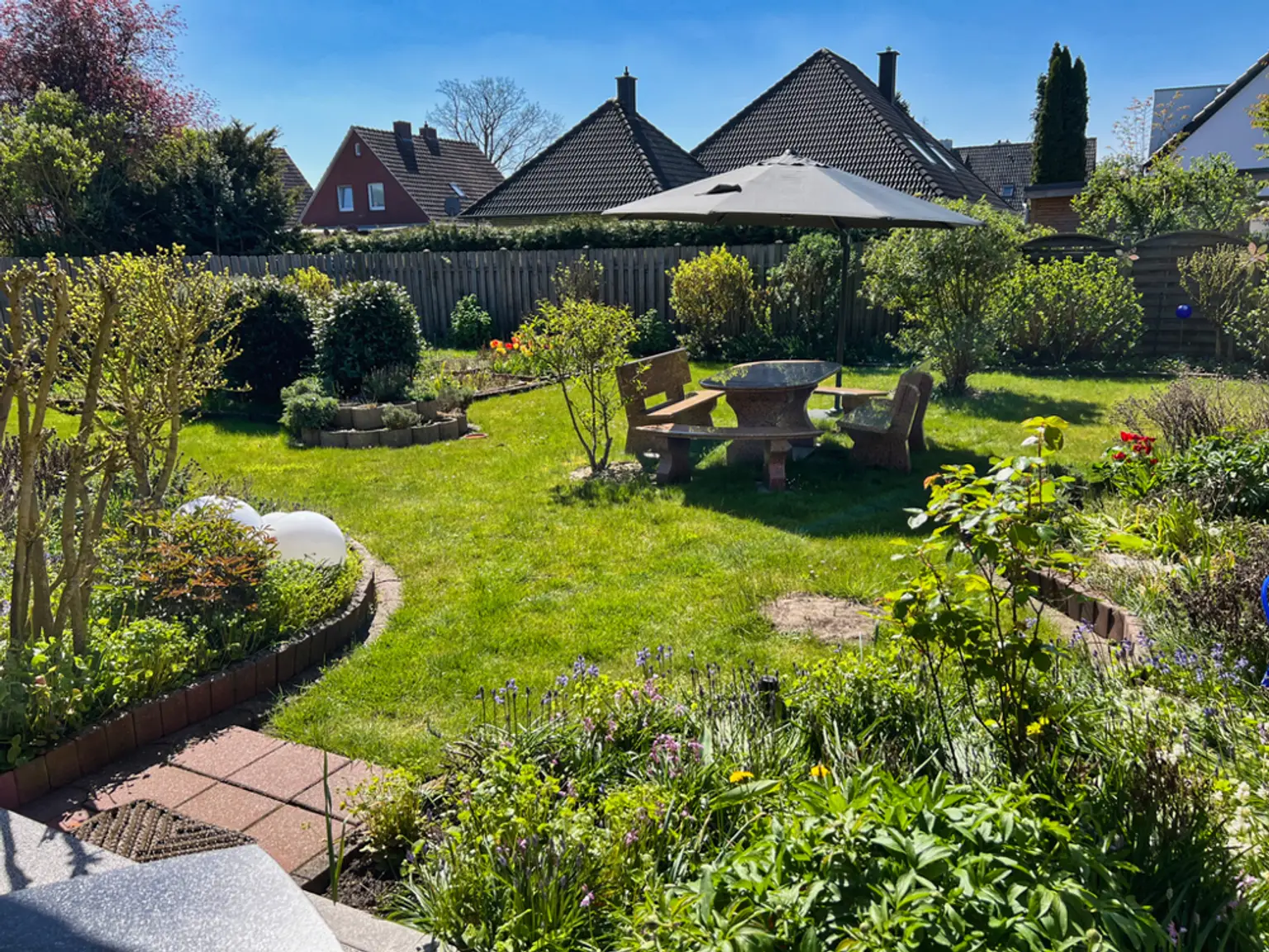 TOP-gepflegt & laufend renoviert! Bungalow mit schöner Gartenanlage!