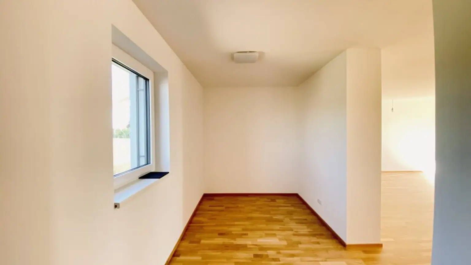 Neubau Erstbezug Wunderschöne Drei Zimmer Wohnung mit Balkon und herausragender Aussicht