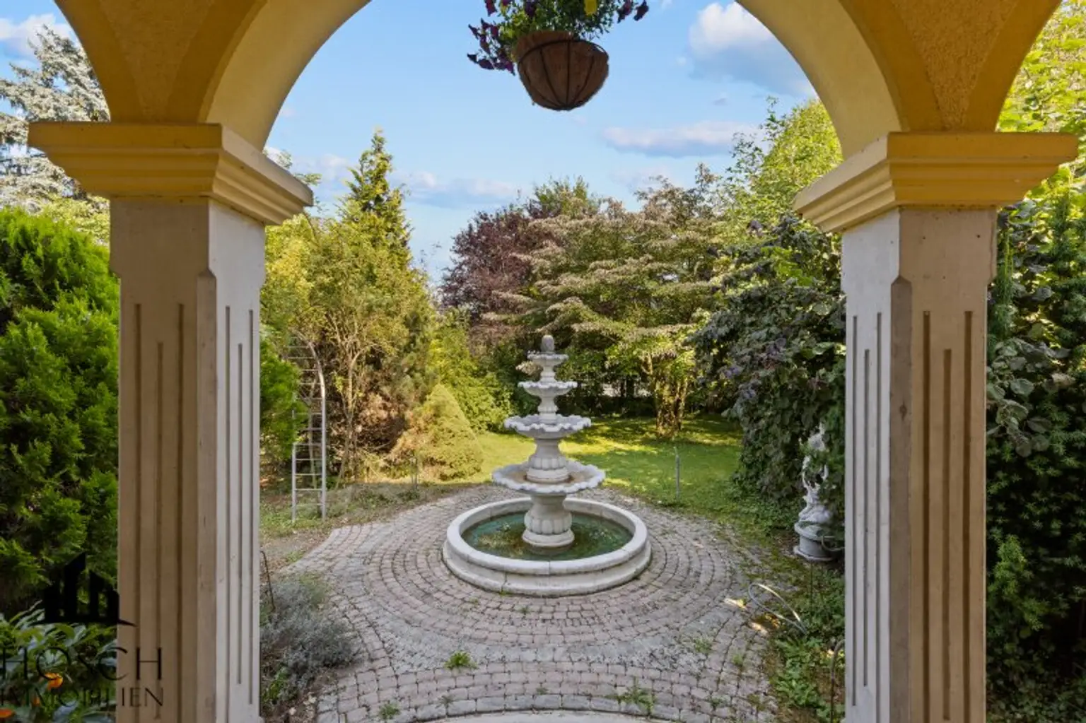 Exklusive Villa mit Parkgarten, Springbrunnen & Salzwasserpool – Ihr Wohntraum in Gresten