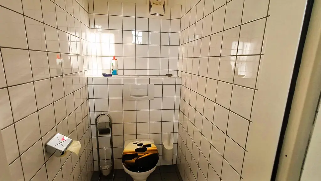 3 Bürohäuser, 38 Parkplätze in Toplage, hochfrequentiert, beste Infrastruktur