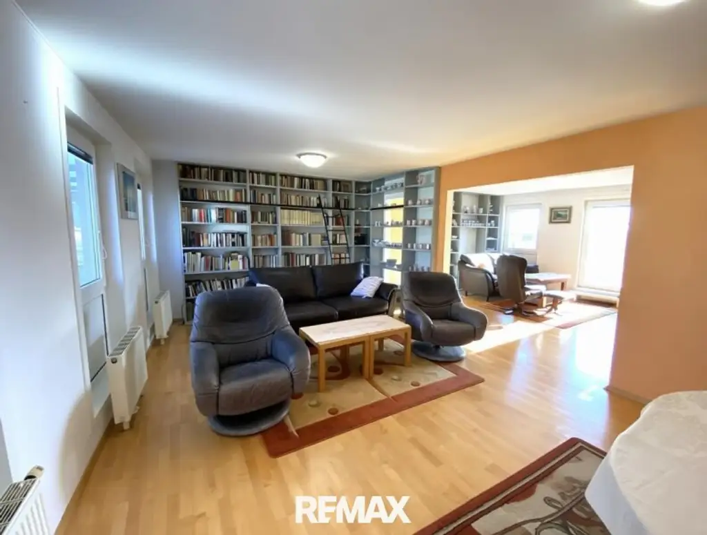 DG-Wohnung mit 2 Terrassen auf Wohnebene und phänomenalem Fernblick über Wien