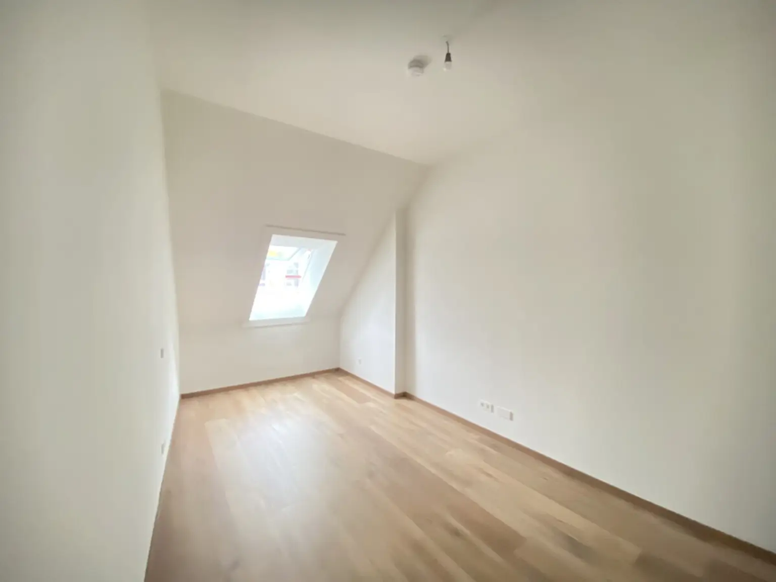 ERSTBEZUG - Sonnige 3 Zimmerwohnung mit Dachterrasse - 2 bedroom Apartment with terrace