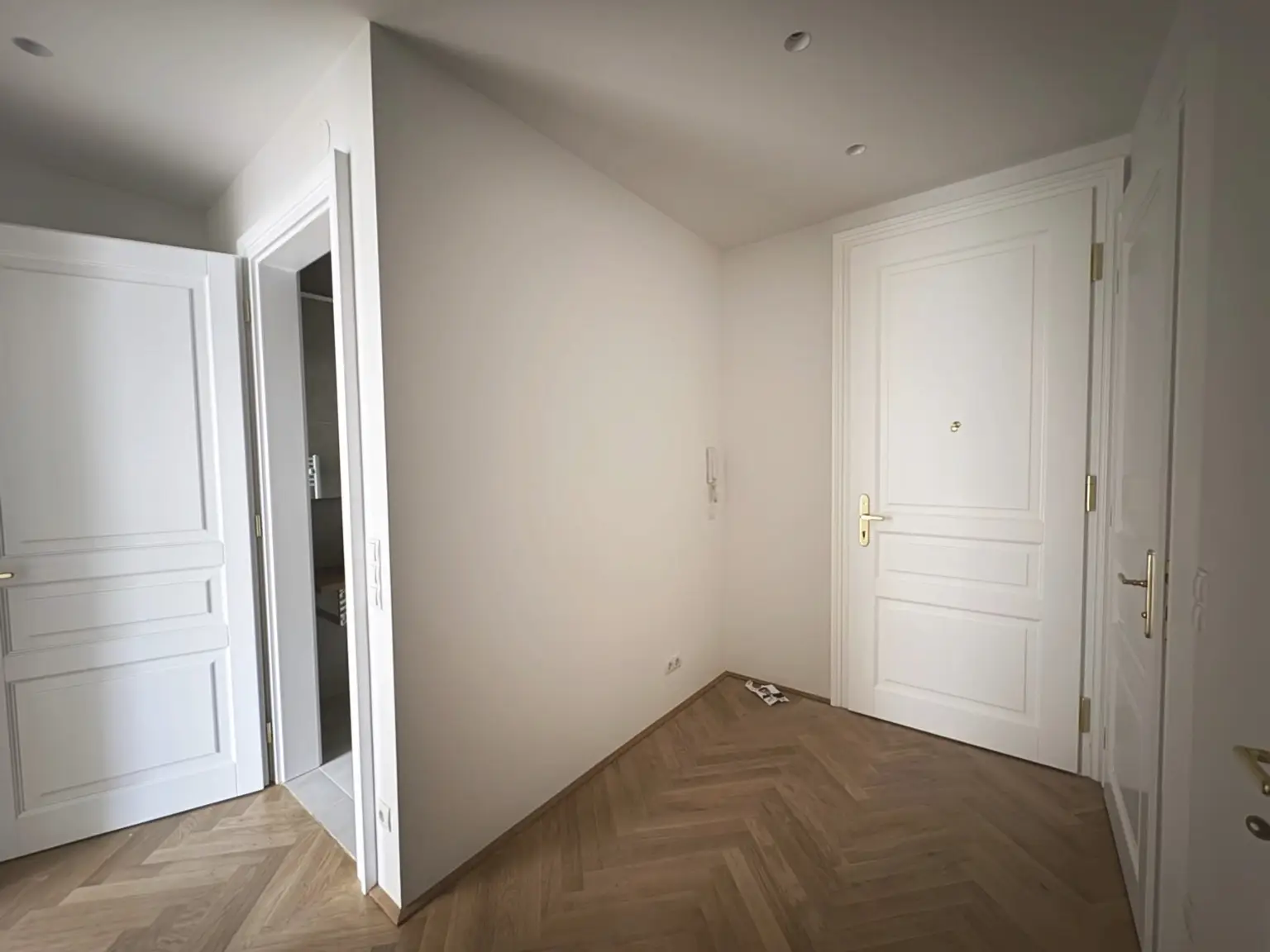 Erstbezug nach Sanierung -
Moderne 1 Zimmer Wohnung im Altbau