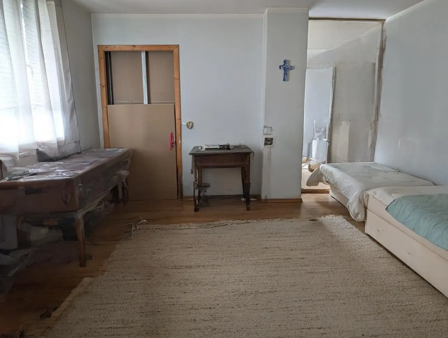 Sanierungsbedürftiger Bungalow mit großem Grundstück - in ruhiger, sonniger Lage