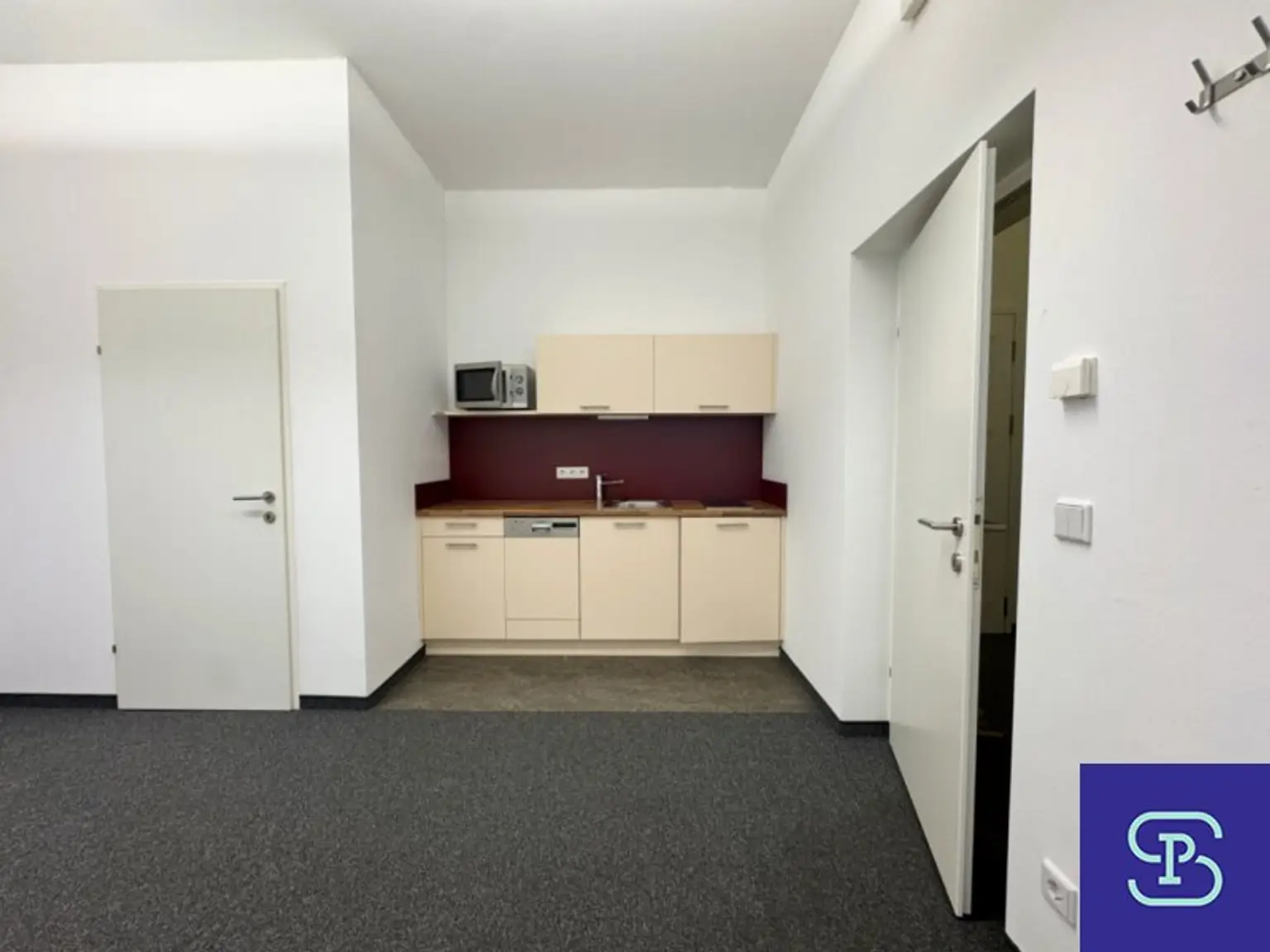 Nebenraum mit Küche