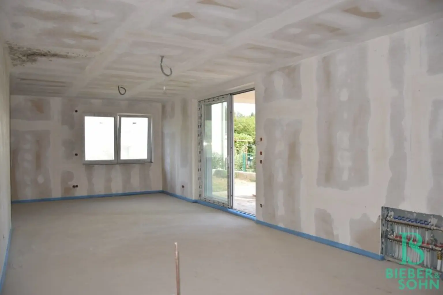Großzügiges, sonniges Einfamilienhaus mit 80m² Dachterrasse