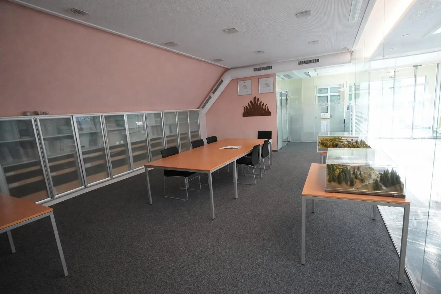 Tarrenz - Bürogebäude - Besprechung