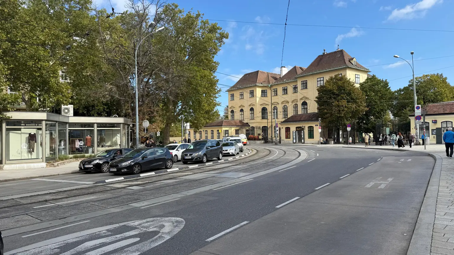 Höchste Sichtbarkeit direkt bei Schönbrunn | Ablösefreie Geschäftsfläche