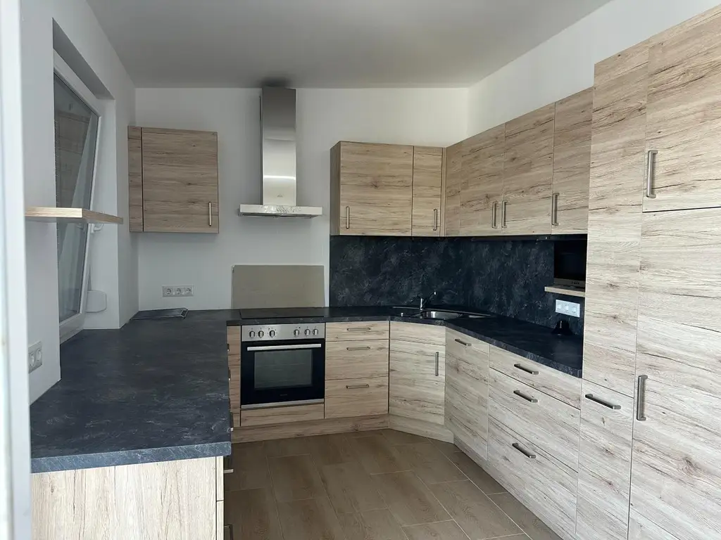 Exklusiv wohnen im Grünen – 4-Zimmer-Neubauwohnung mit Balkon zu kaufen