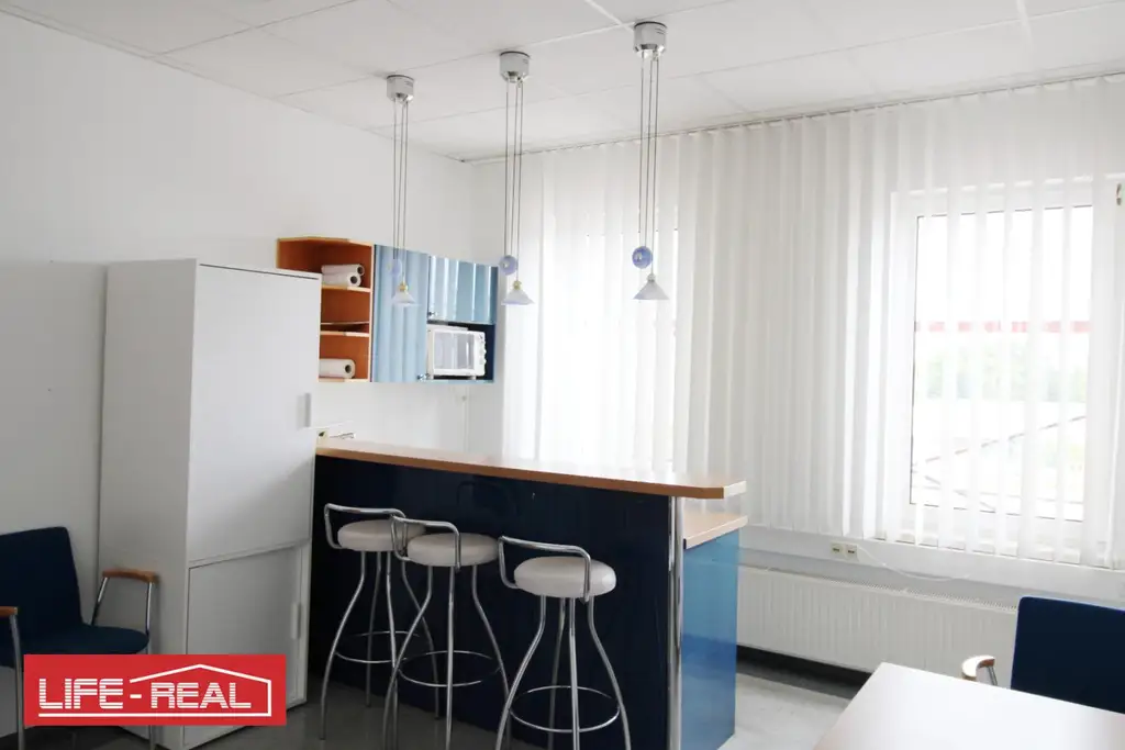 Vielseitig nutzbare Lagerhalle mit Büro im Gewerbegebiet Gramastetten