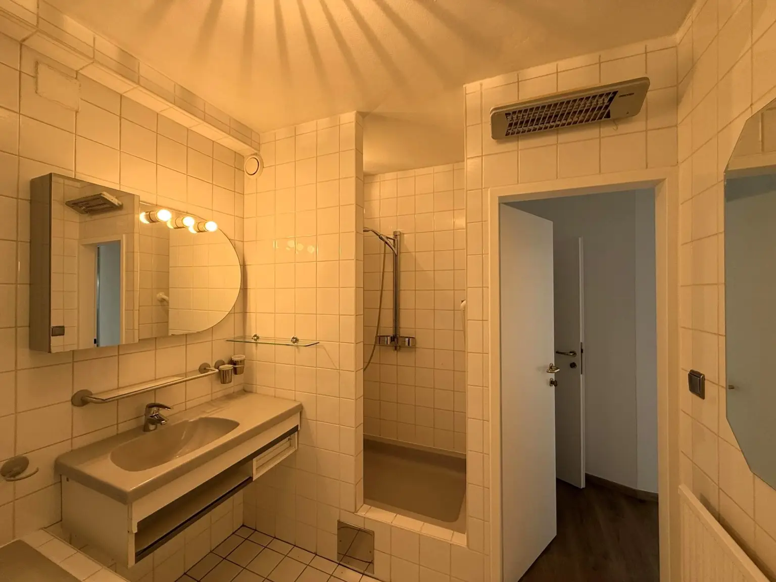 Modernes Atelier, Loft, Dachterrasse im Neunzehnten // Modern Studio, loft, roof terrace in the nineteenth //