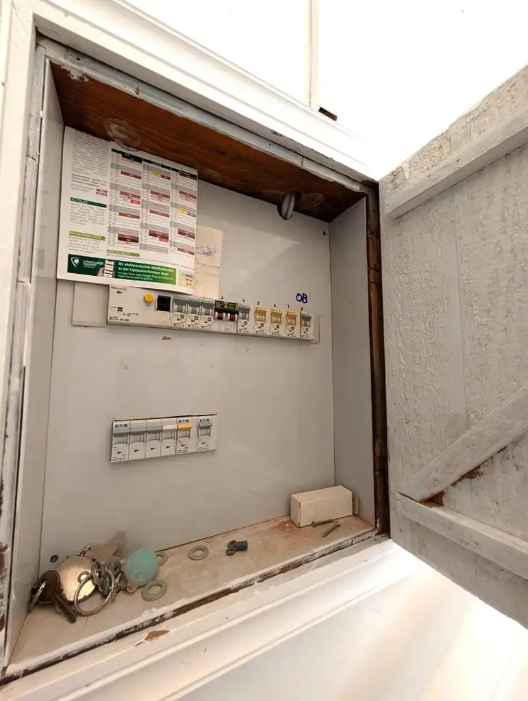 Liebevoll saniertes Einfamilienhaus in Ruhelage m. Doppelgarage - wartet auf Ihren Einzug